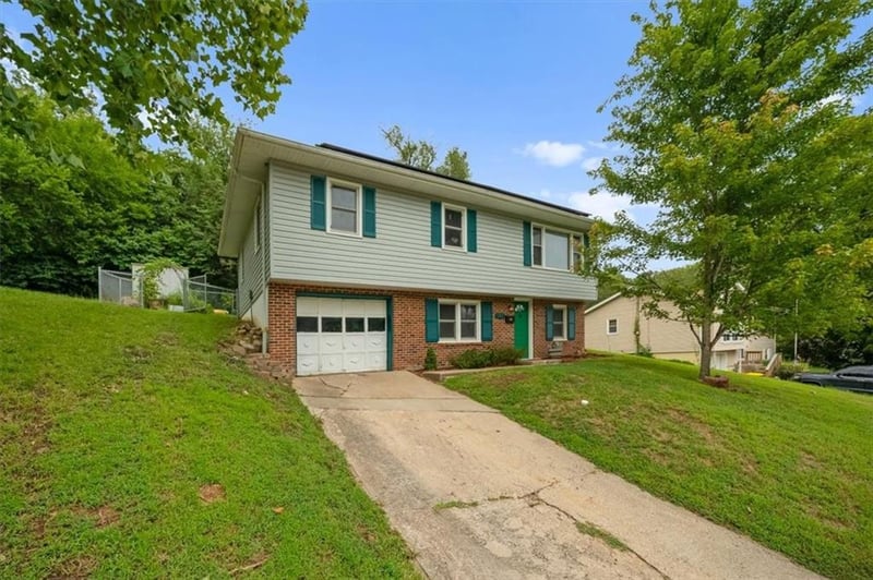 127 Collette St, Excelsior Springs, MO 64024