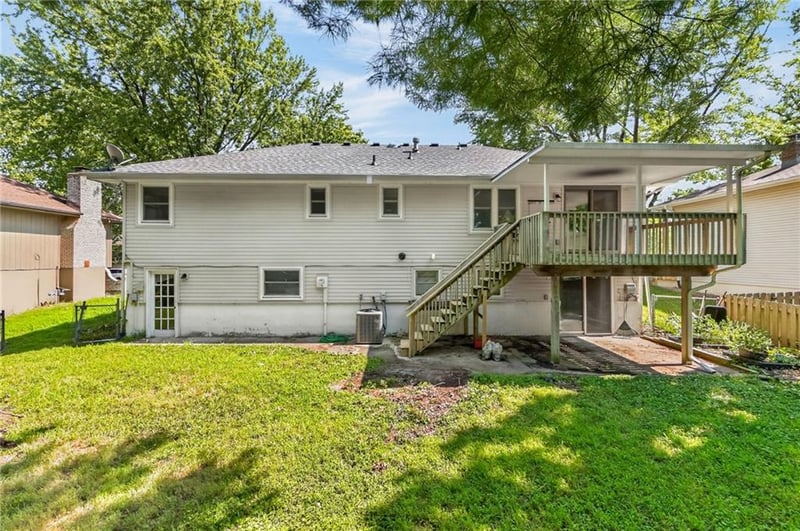 5524 Raintree Dr, Kansas City, MO 64152