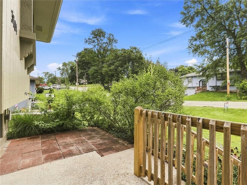 3704 Woodland Ave, Kansas City, MO 64116