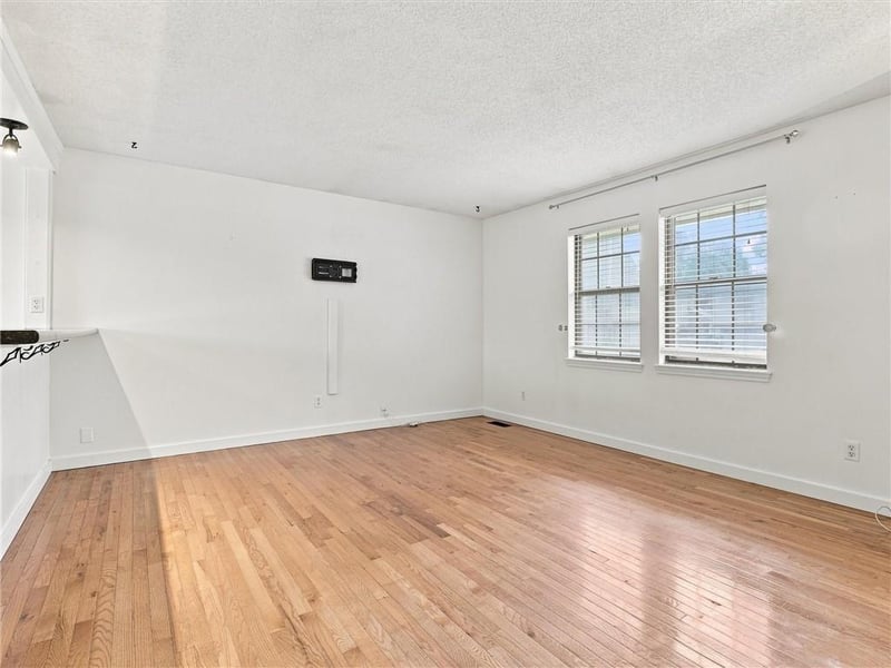 3704 Woodland Ave, Kansas City, MO 64116