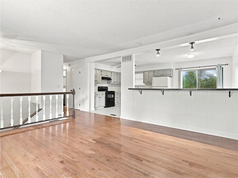 3704 Woodland Ave, Kansas City, MO 64116