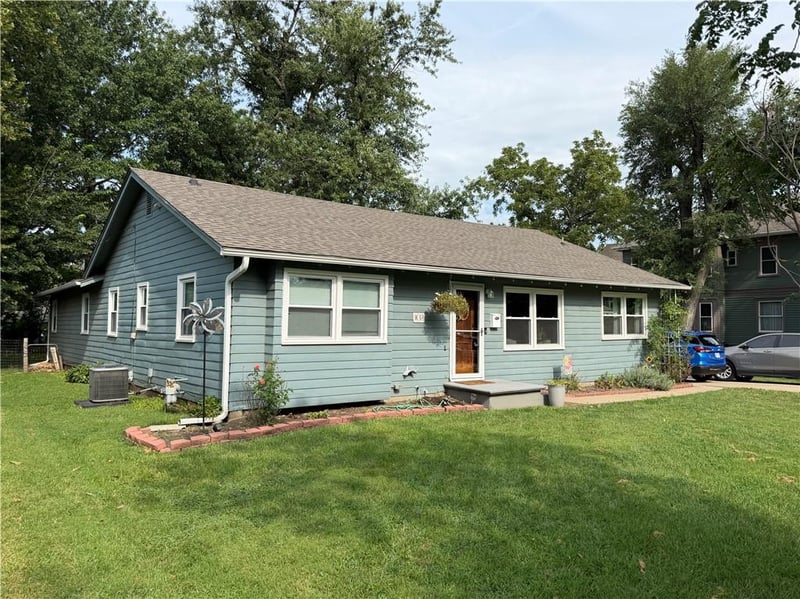1012 S Willow St, Ottawa, KS 66067