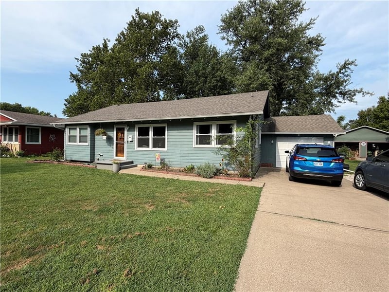 1012 S Willow St, Ottawa, KS 66067