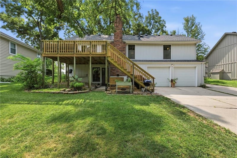 2048 NE Concord St, Lee's Summit, MO 64086