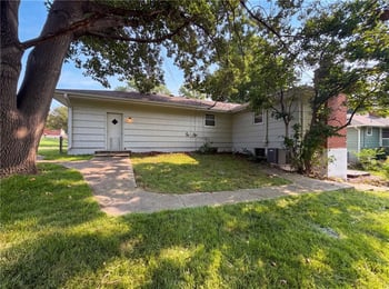 10405 80th St, Kansas City, MO 64138