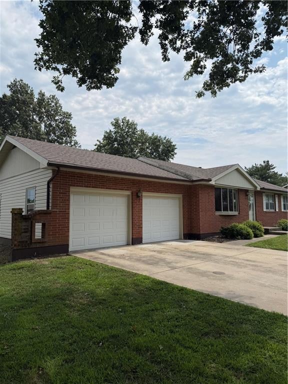 1605 Pine St, Holden, MO 64040