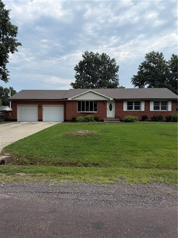 1605 Pine St, Holden, MO 64040