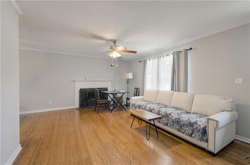 1 W 96th Ter, Kansas City, MO 64114