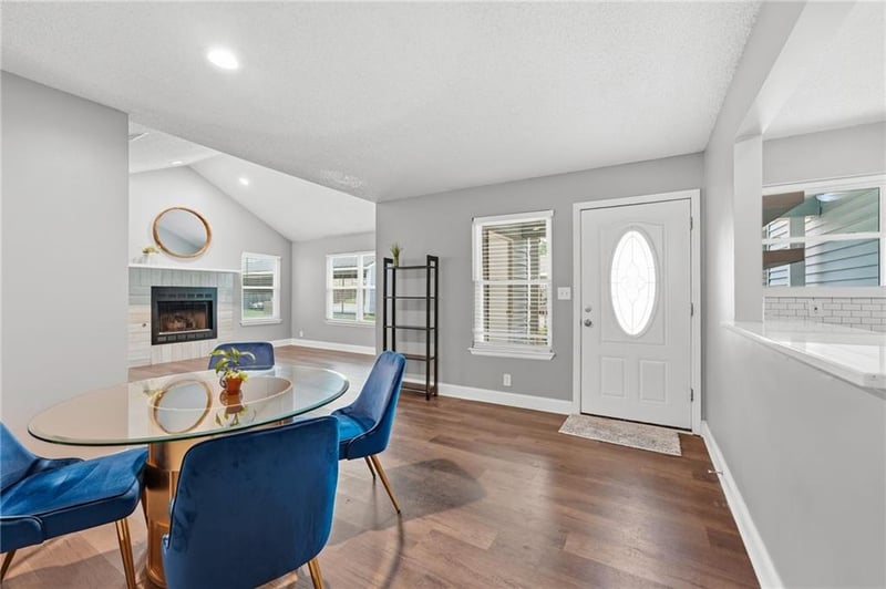 8751 W 106th Ter, Overland Park, KS 66212