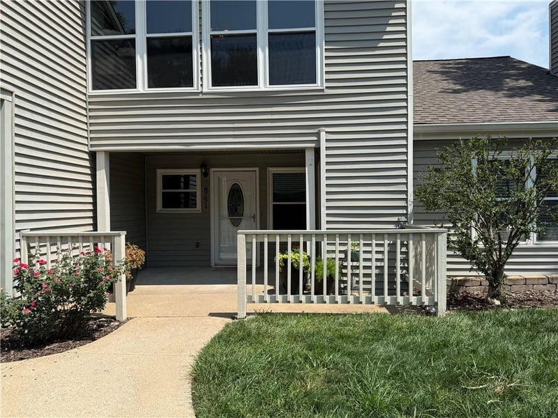 8751 106th Ter, Overland Park, KS 66212