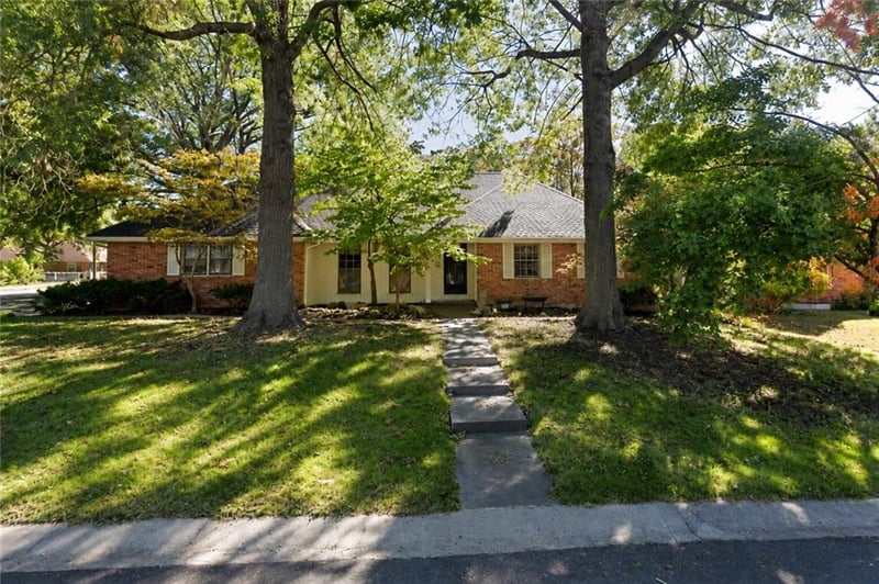 712 10 St, Blue Springs, MO 64015