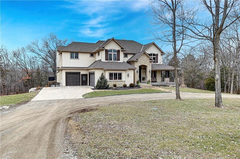 14555 Oak Valley Dr, Gardner, KS 66030