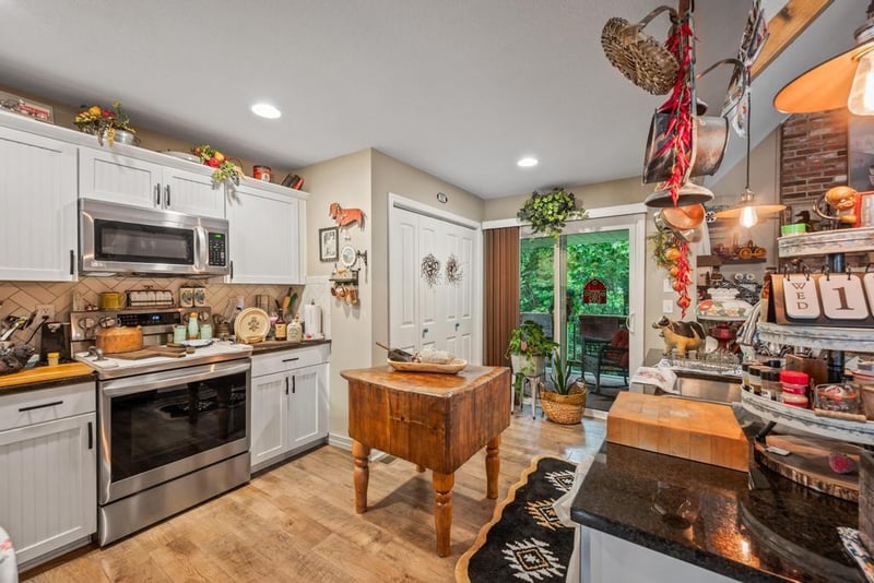 8016 N Garfield Ave, Kansas City, MO 64118