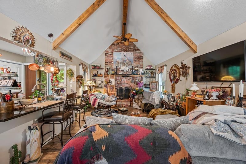 8016 N Garfield Ave, Kansas City, MO 64118