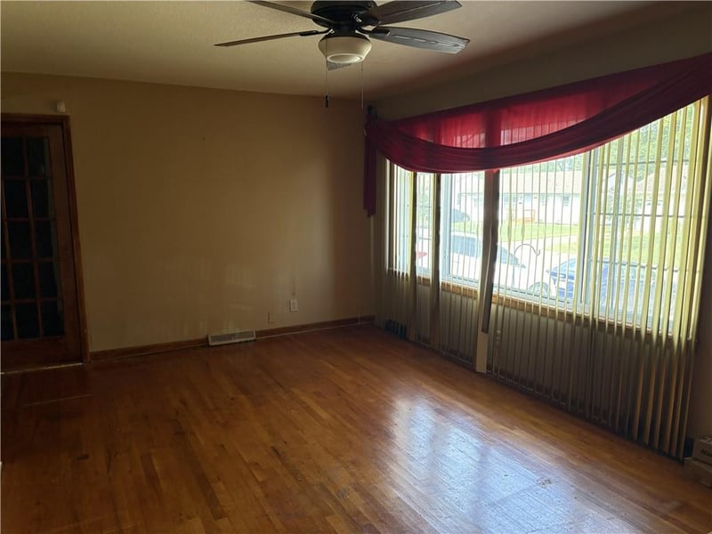 7344 College Ave, Kansas City, MO 64132