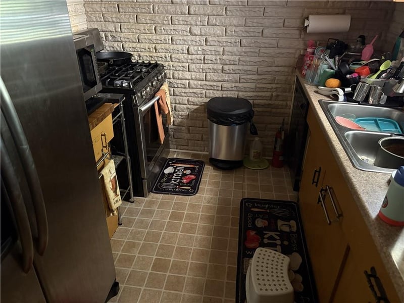 7344 College Ave, Kansas City, MO 64132