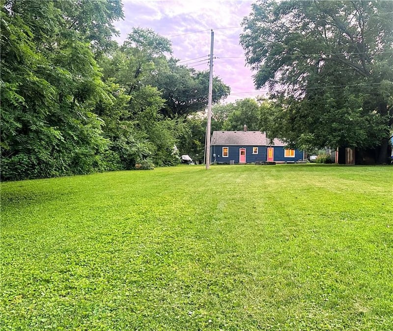 13811 Belmont Ave, Grandview, MO 64030