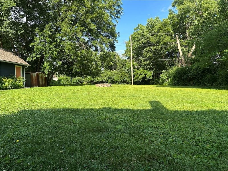 13811 Belmont Ave, Grandview, MO 64030