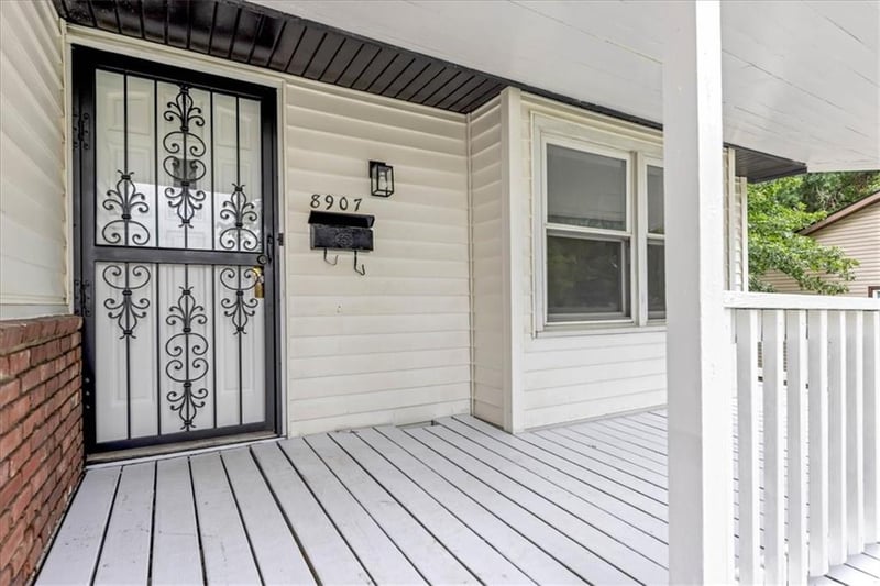 8907 Blue Ridge Blvd, Kansas City, MO 64138