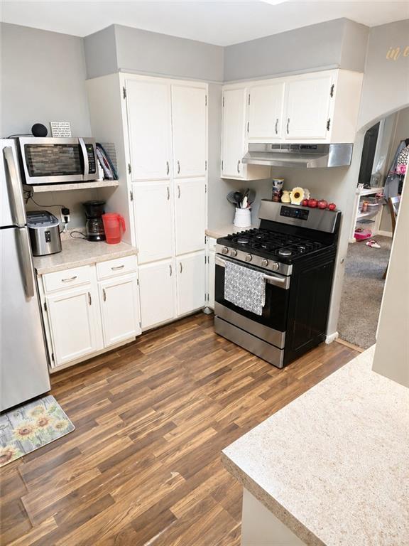 409 Devon St, Independence, MO 64055