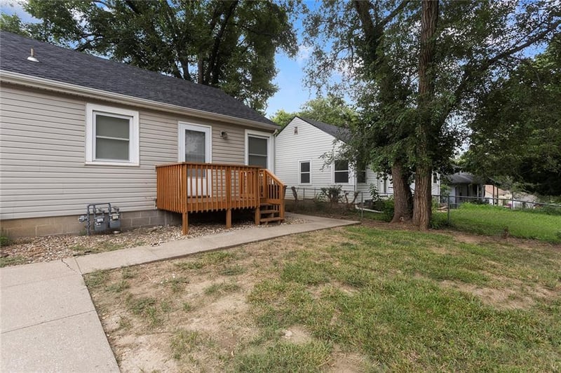 948 Cheyenne St, Leavenworth, KS 66048