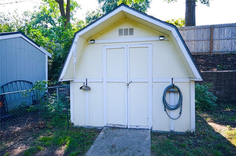 5238 Wayne Ave, Kansas City, MO 64118