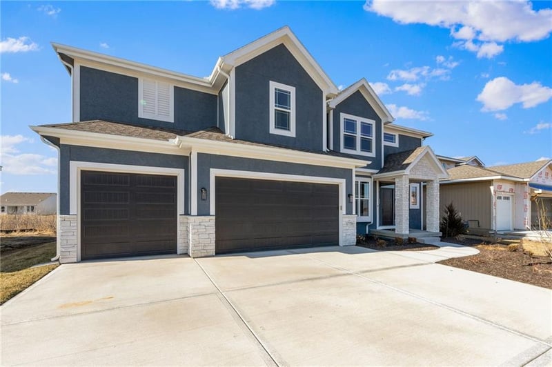 17415 164th Ter, Olathe, KS 66062