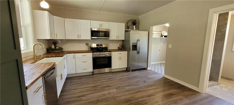 102 Country Club Dr, Rock Port, MO 64482