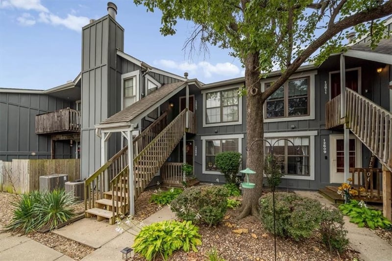 12605 W 110th Ter, Overland Park, KS 66210