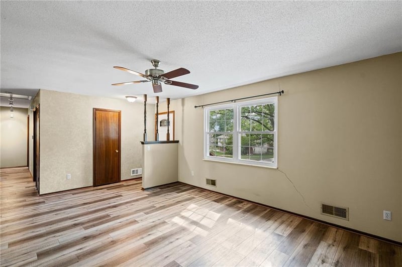 106 N Cleveland Ave, Belton, MO 64012