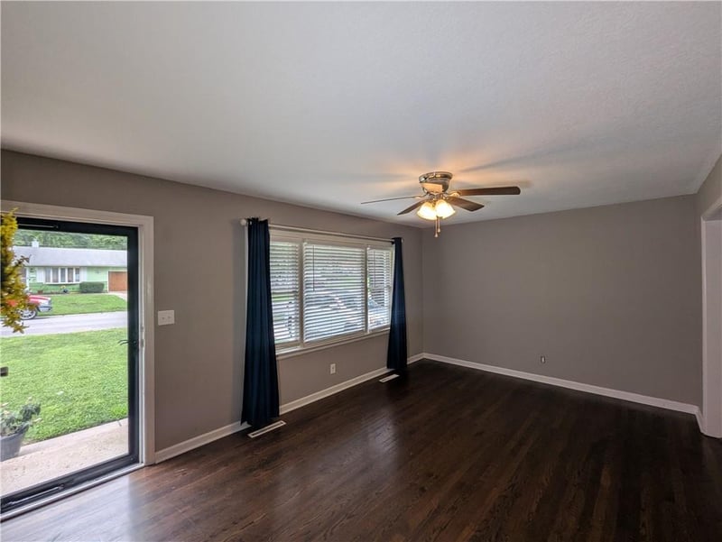 9135 Richards Dr, Raytown, MO 64133