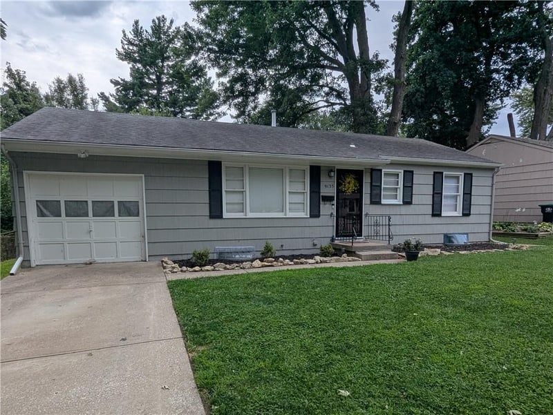 9135 Richards Dr, Raytown, MO 64133