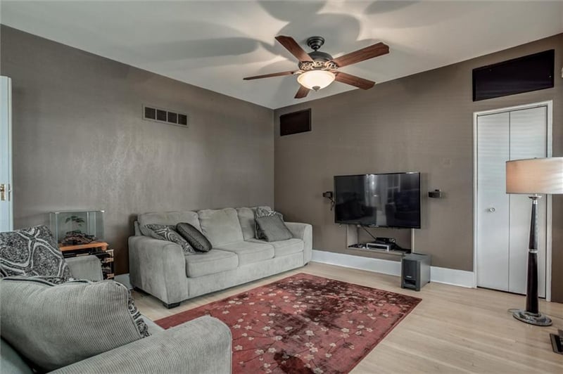 1424 37th St, Kansas City, KS 66106
