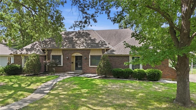 4332 S Dover Ave, Independence, MO 64055