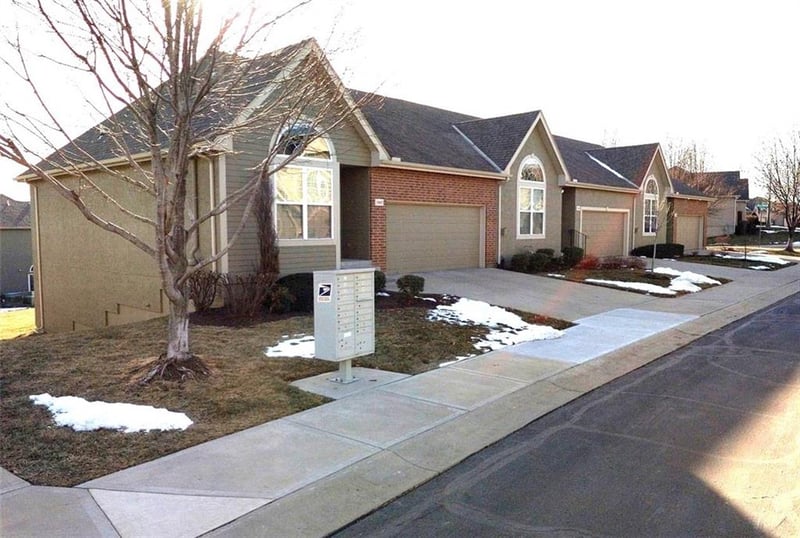 15621 W 61st St, Shawnee, KS 66217