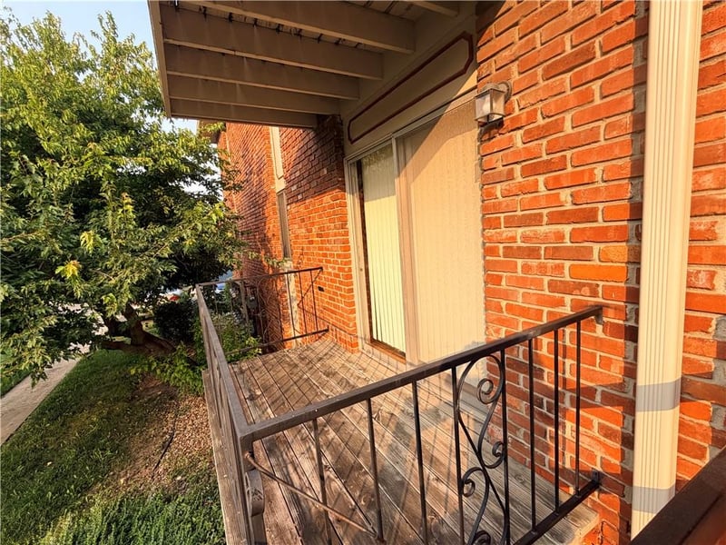 8215 Santa Fe Dr #2, Overland Park, KS 66204