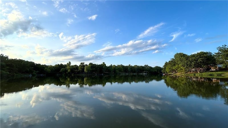 101 Linn Valley Dr, Linn Valley, KS 66040