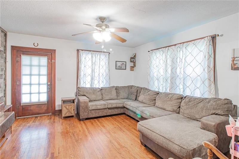 337 Main St, Odessa, MO 64076