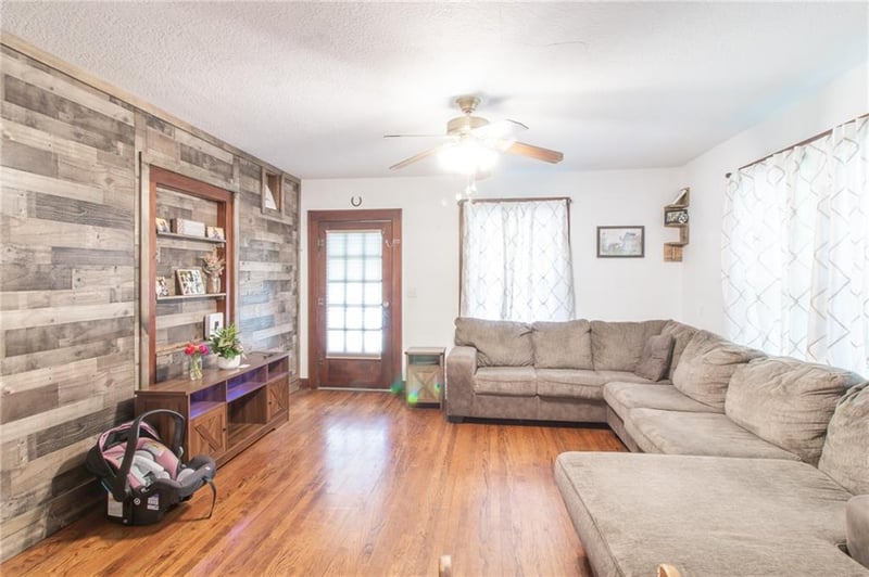 337 Main St, Odessa, MO 64076