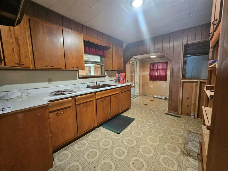 521 Washington St, Carterville, MO 64835