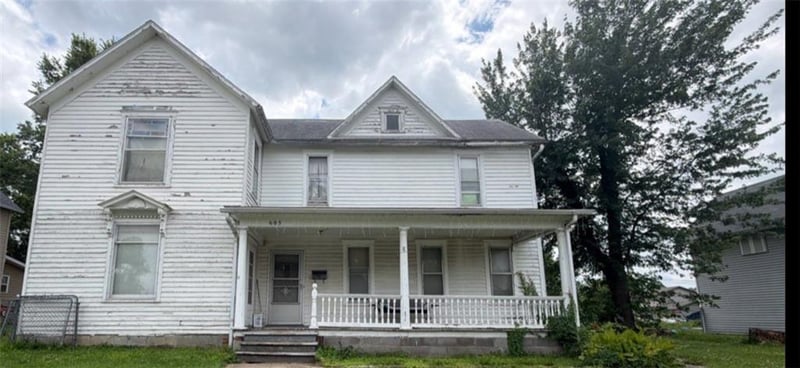 605 Peoria St, Paola, KS 66071
