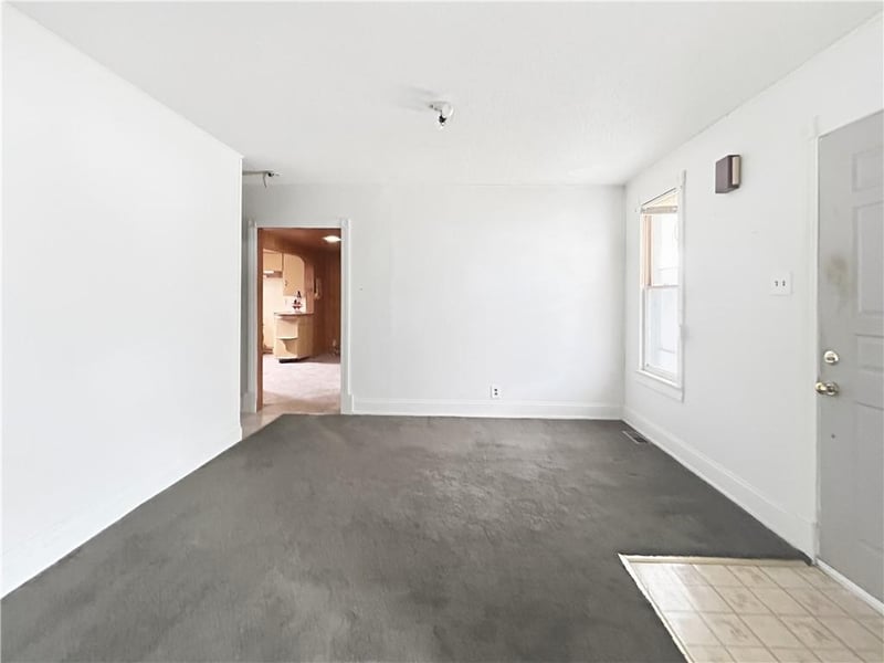 605 W Peoria St, Paola, KS 66071