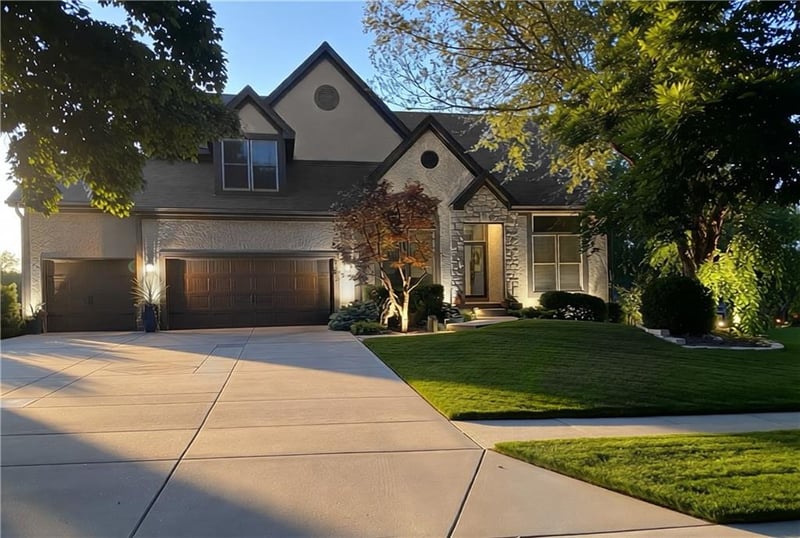 7914 Darnell Ln, Lenexa, KS 66215