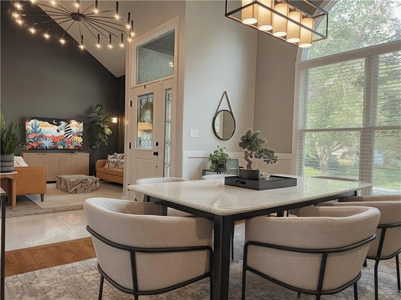 7914 Darnell Ln, Lenexa, KS 66215