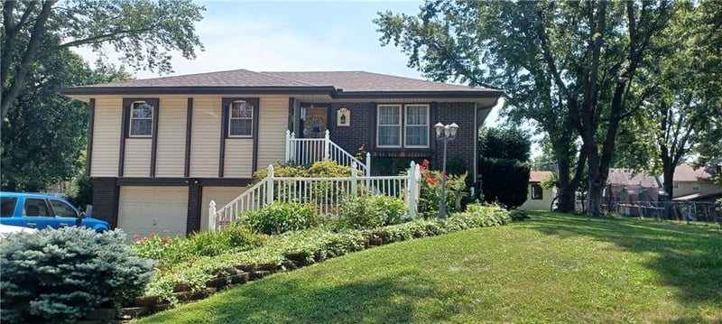 407 NE 113th St, Kansas City, MO 64155