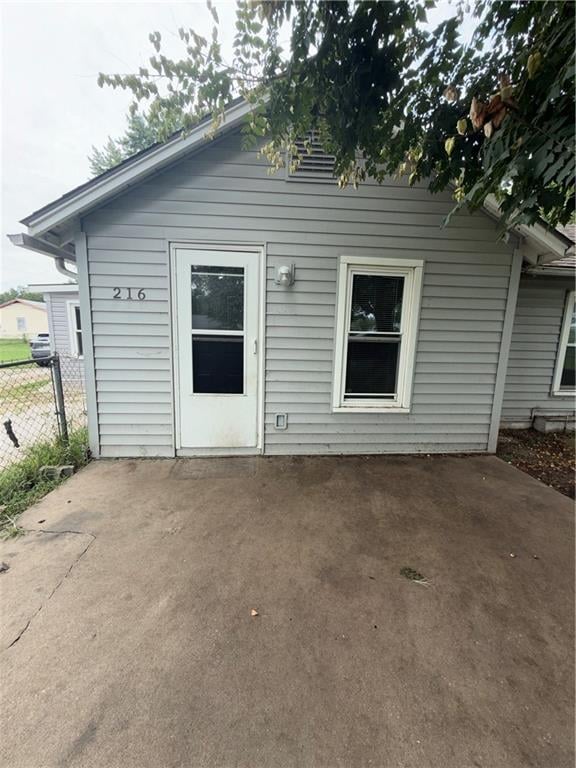 216 S Hunter St, Independence, MO 64050