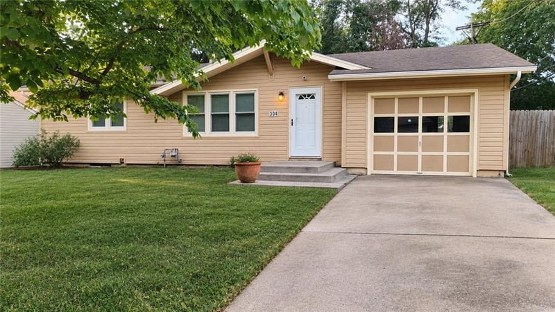 304 Wilshire Blvd, Liberty, MO 64068