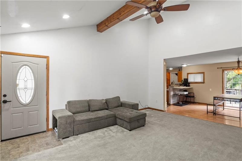 906 N 8th St, Leavenworth, KS 66048