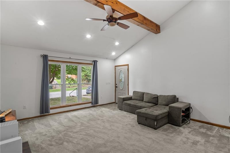 906 N 8th St, Leavenworth, KS 66048