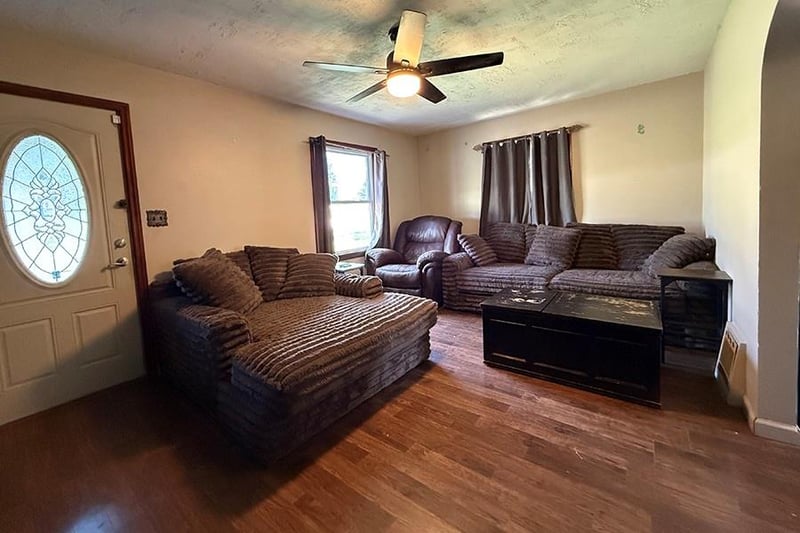 1115 Metropolitan Ave, Leavenworth, KS 66048